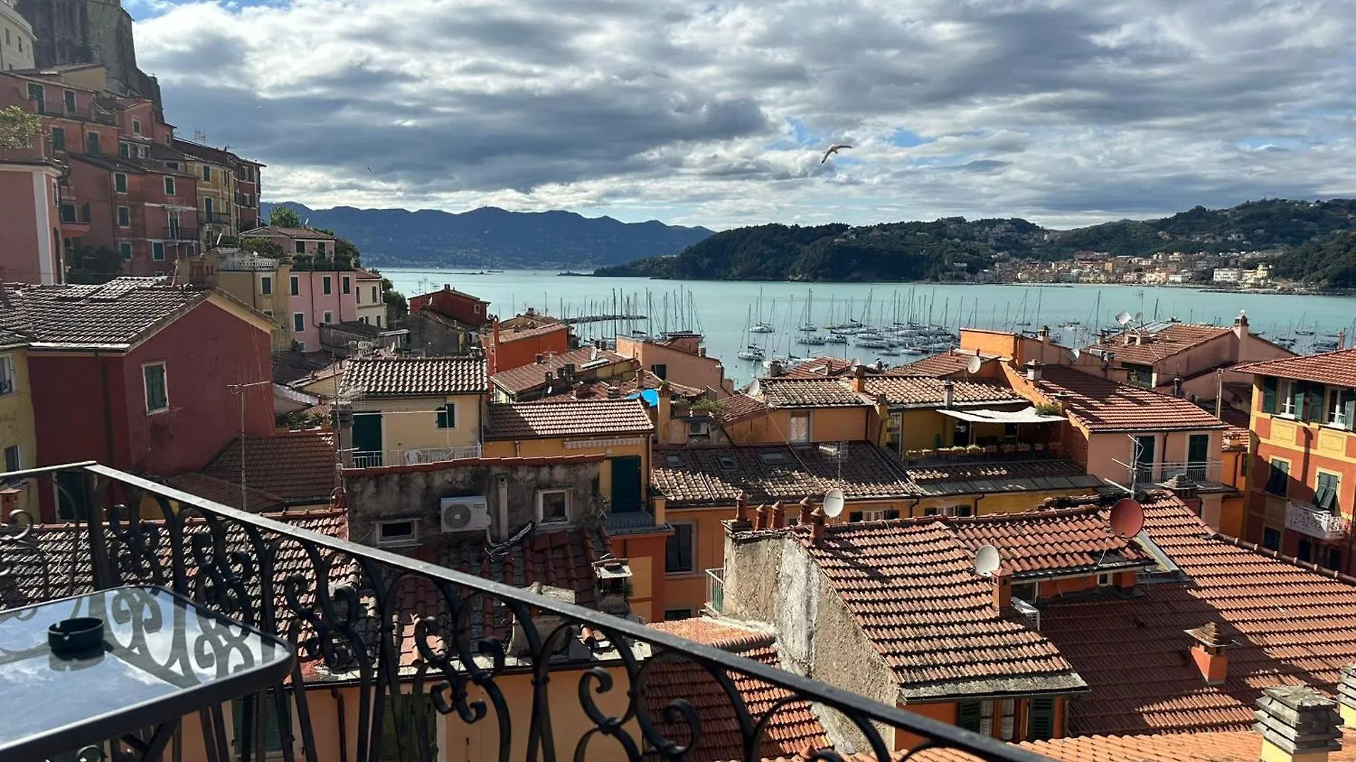 Lerici Mare - Castello 5 Terre Apartment 0*,  Italy